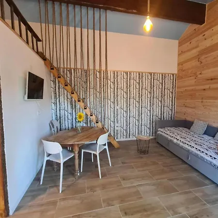 Mezzanine Chez Des Mushers بيت للعطل *